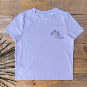 BEAR ON SURF BOARD LILAC TEE