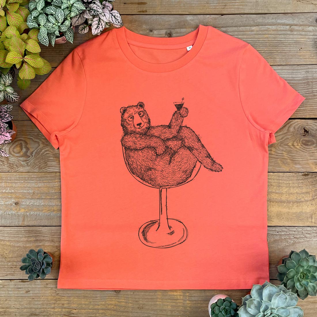 BEAR SAT IN COCKTAIL GLASS SCOOP TSHIRT