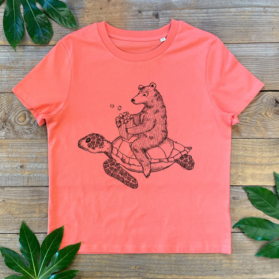 BEAR EATING POPCORN ON A TURTLE TSHIRT