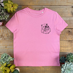 pink tee with bear and mayo jar