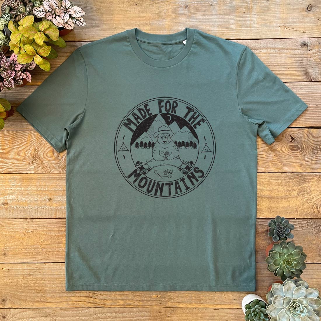 BEAR IN MOUNTAIN TEE