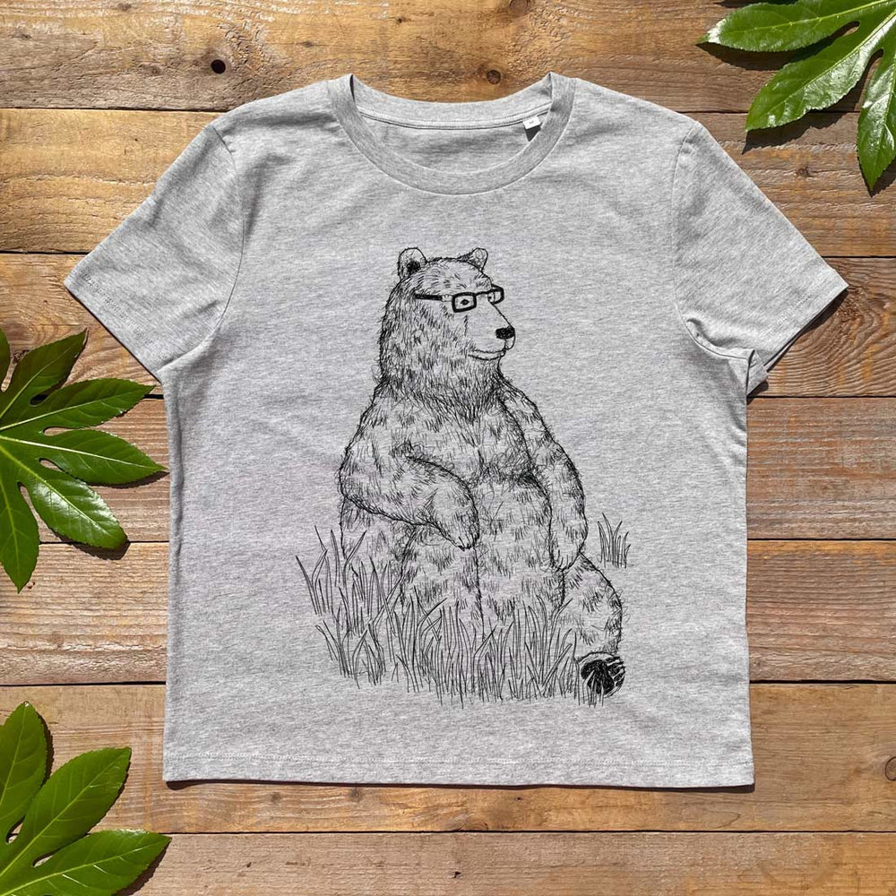 womens tee with bear sitting design